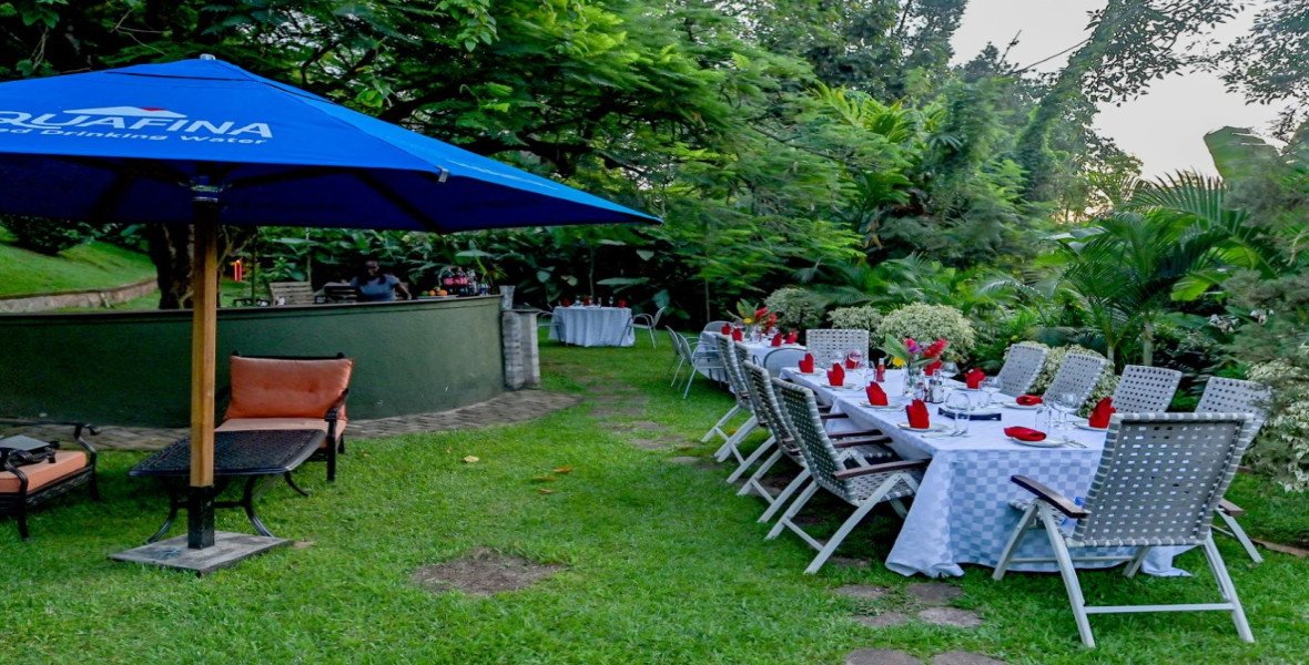 Dinning in the Gardens